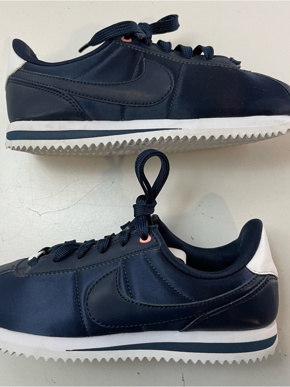 NEW Nike Sneaker Cortez Basic TXT Valentine's Day Shoes Youth size 4Y AV3519-400